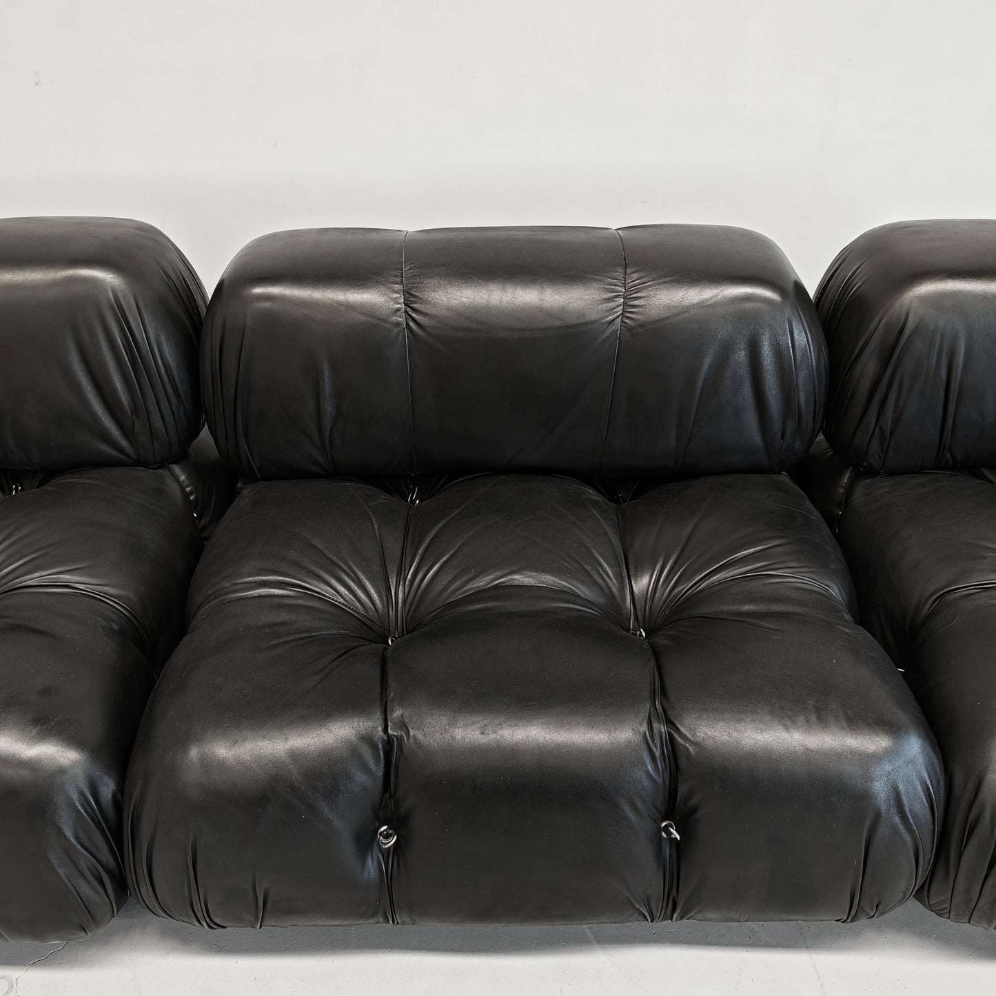Divano in pelle nera "Camaleonda" Mario Bellini per C&B B&B Italia Anni 70
