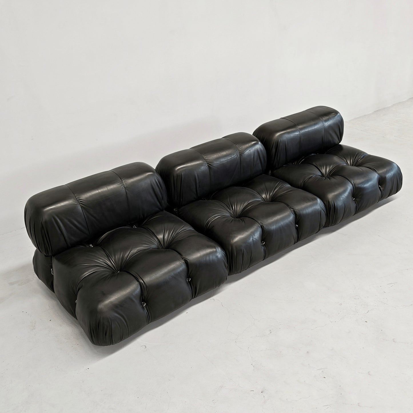 Divano in pelle nera "Camaleonda" Mario Bellini per C&B B&B Italia Anni 70