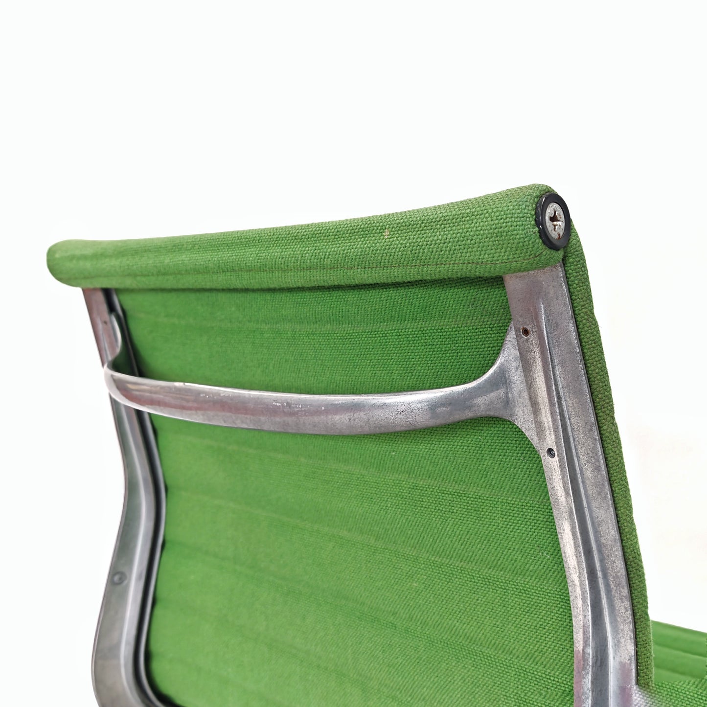 Sedie girevoli verdi Aluminium EA 105 Charles & Ray Eames per Herman Miller by ICF/DE PADOVA