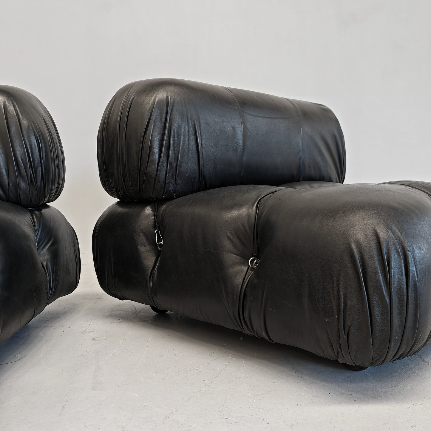Divano in pelle nera "Camaleonda" Mario Bellini per C&B B&B Italia Anni 70