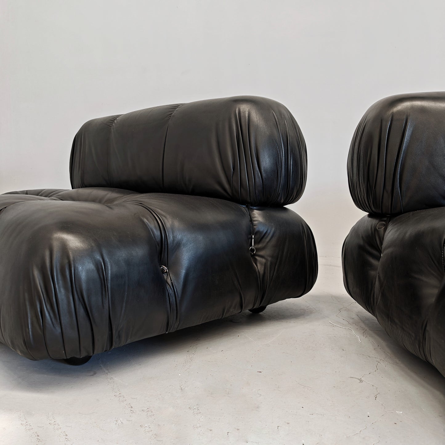 Divano in pelle nera "Camaleonda" Mario Bellini per C&B B&B Italia Anni 70