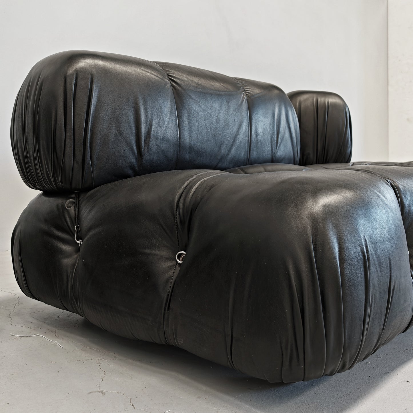 Divano in pelle nera "Camaleonda" Mario Bellini per C&B B&B Italia Anni 70