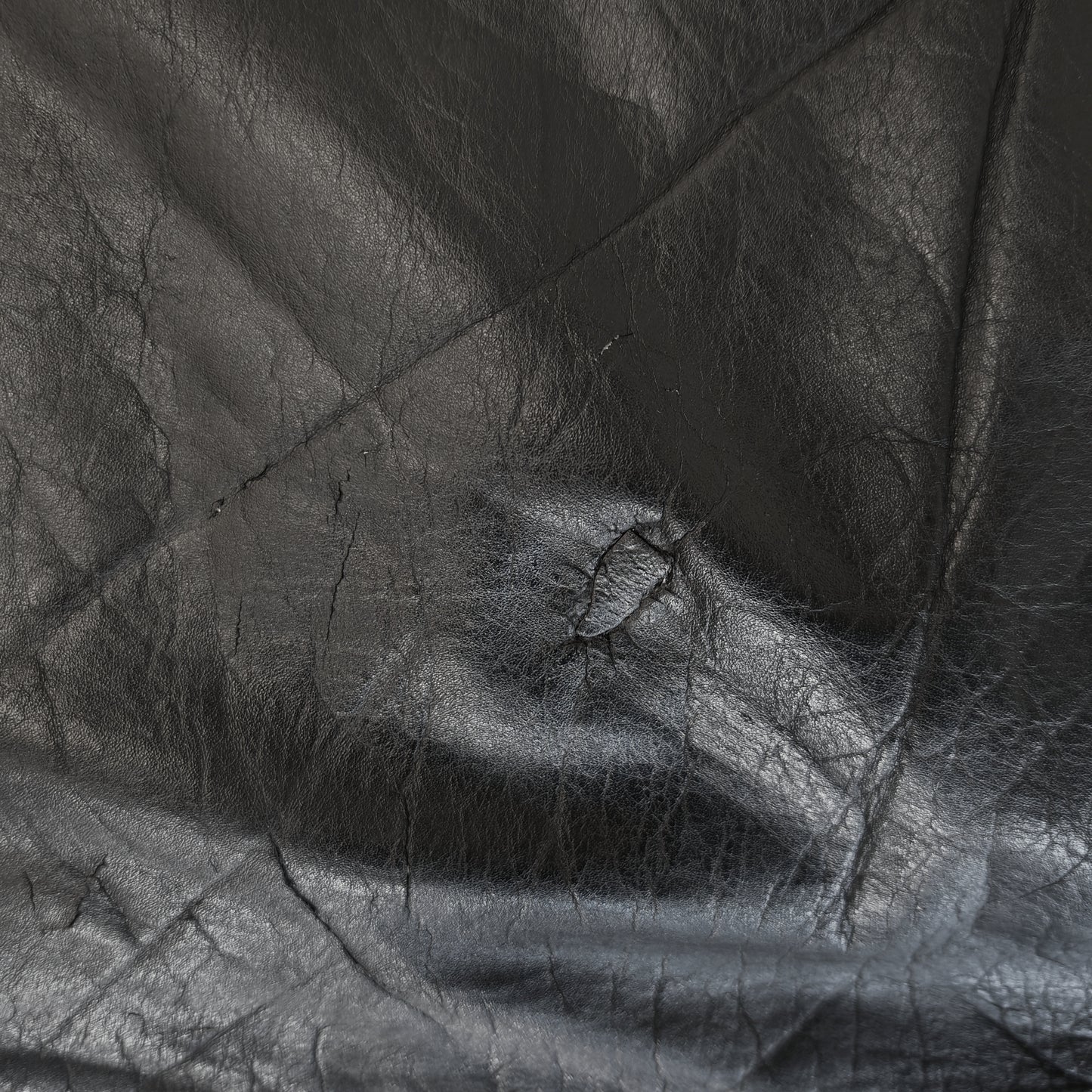 Poltrona e pouf in Pelle Nera "Confidential", Alberto Rosselli per Saporiti anni 70