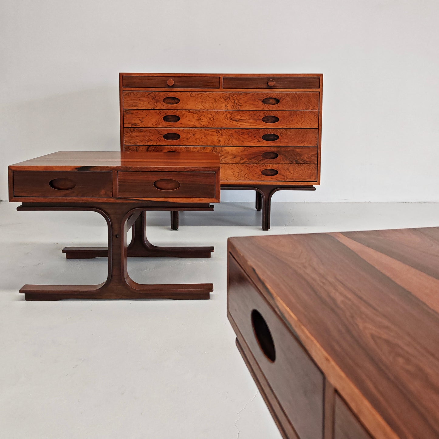 Comò cassettiera in legno G. Frattini per Bernini anni 50