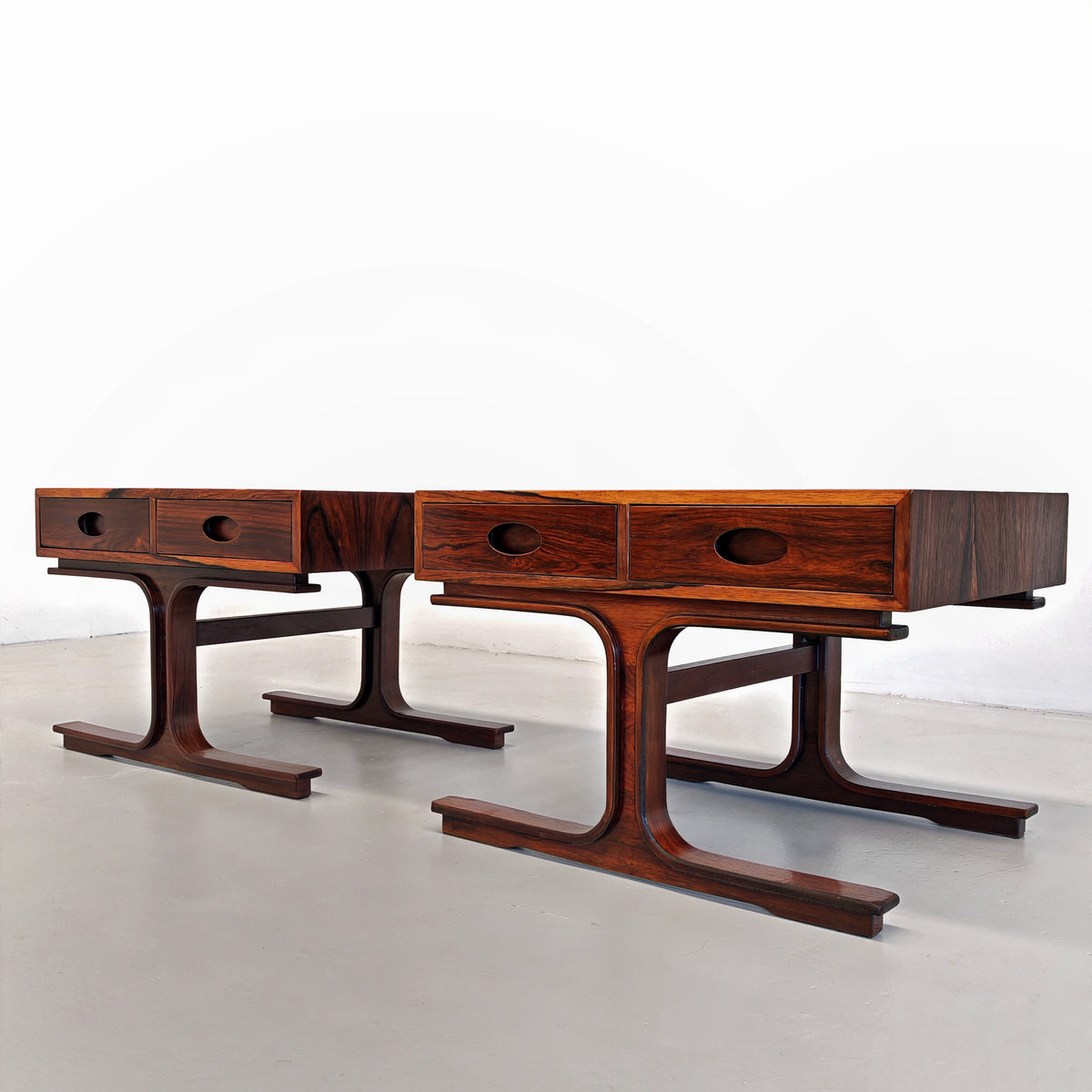 Tables de chevet en bois G. Frattini pour Bernini, années 50