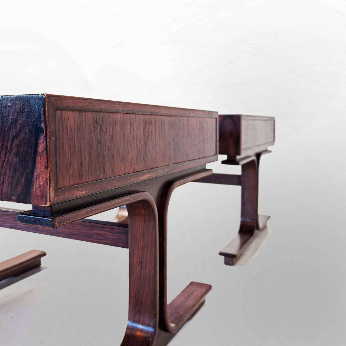 Tables de chevet en bois G. Frattini pour Bernini, années 50