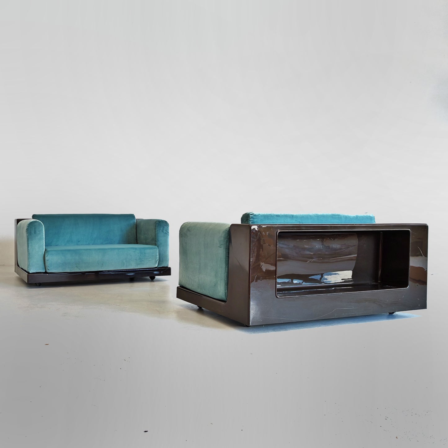 Coppia di poltrone in velluto celeste mod. "Gradual" Cini Boeri per Gavina anni 70