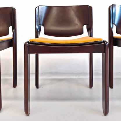 Ensemble de 4 chaises Modèle 122 Vico Magistretti pour Cassina, années 70