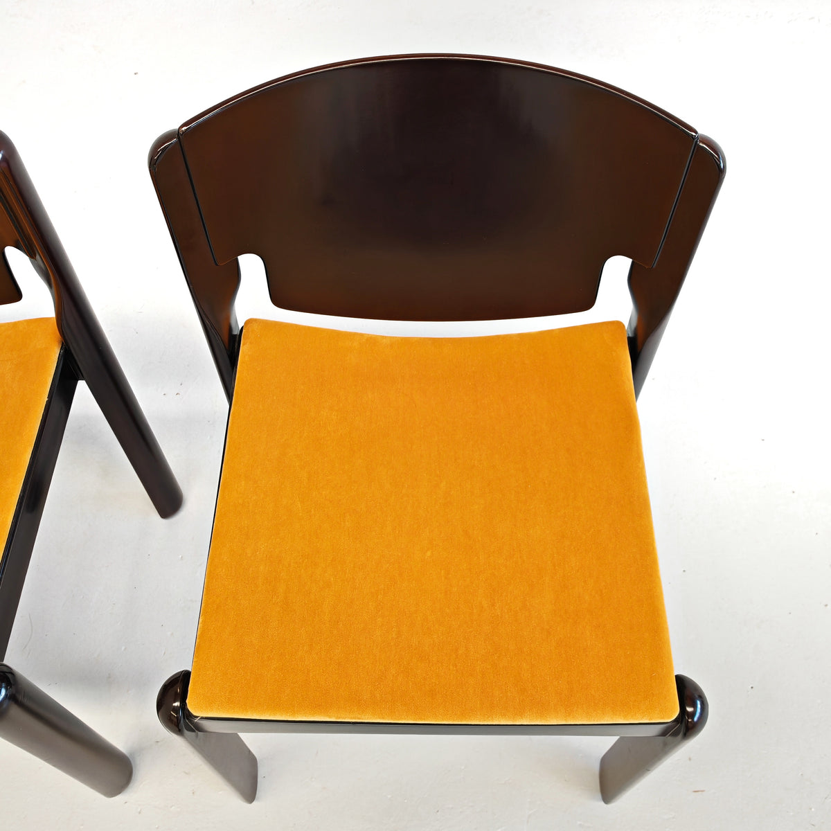 Ensemble de 4 chaises Modèle 122 Vico Magistretti pour Cassina, années 70