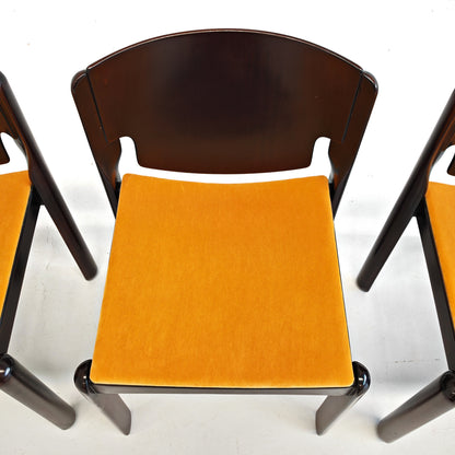 Ensemble de 4 chaises Modèle 122 Vico Magistretti pour Cassina, années 70