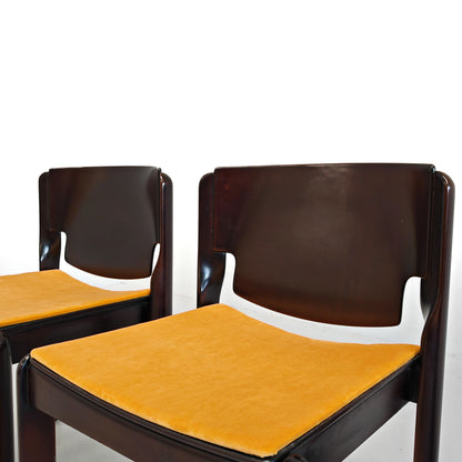 Ensemble de 4 chaises Modèle 122 Vico Magistretti pour Cassina, années 70