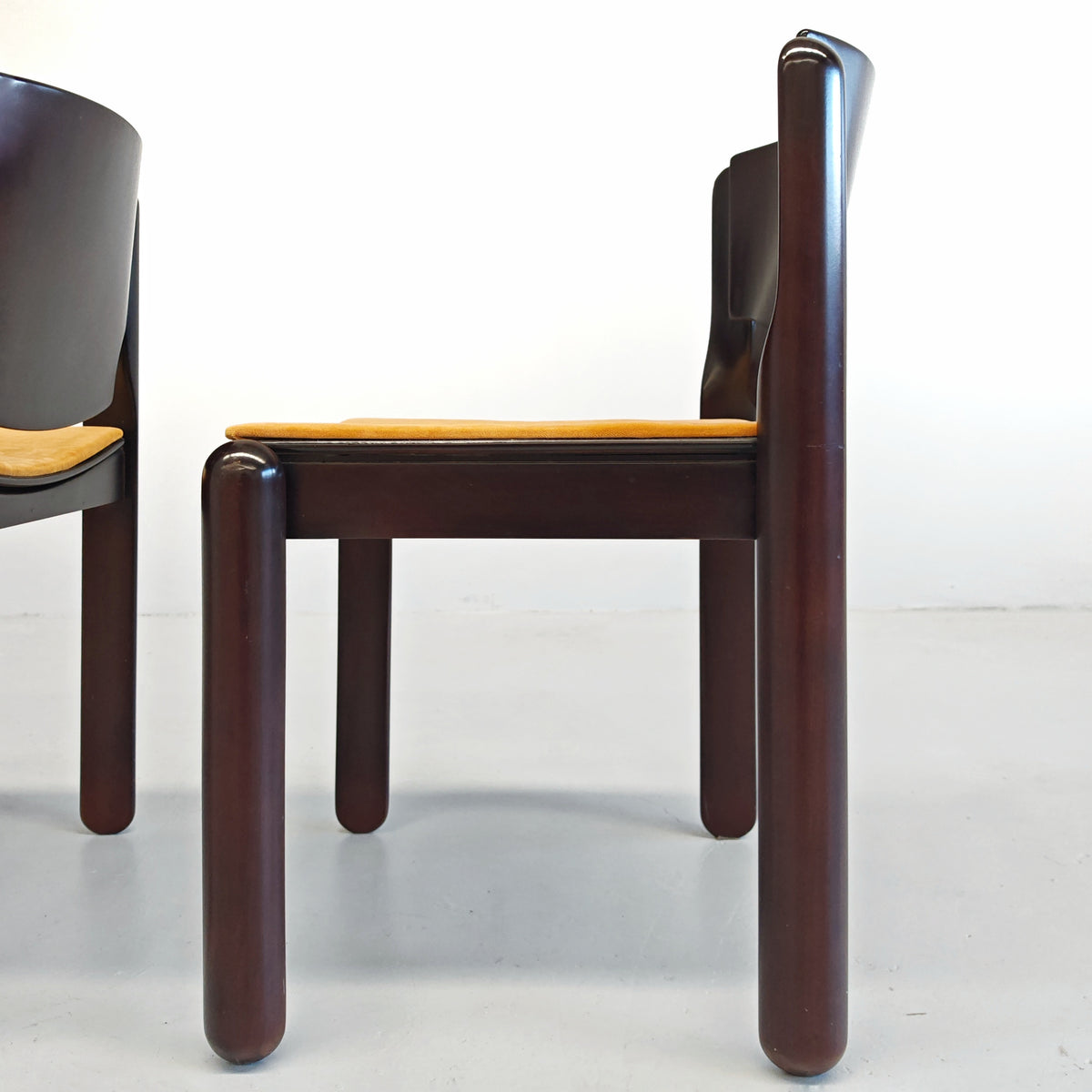 Ensemble de 4 chaises Modèle 122 Vico Magistretti pour Cassina, années 70