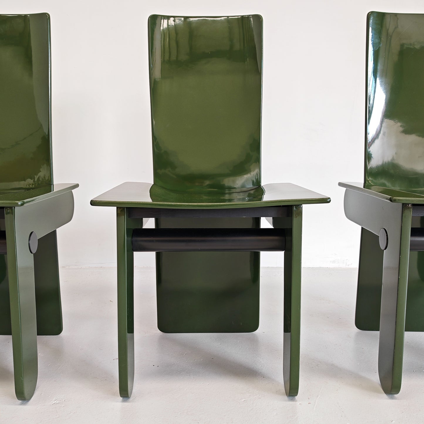 Set di 4 sedie laccate verde inglese Carlo Scarpa per Gavina anni 70