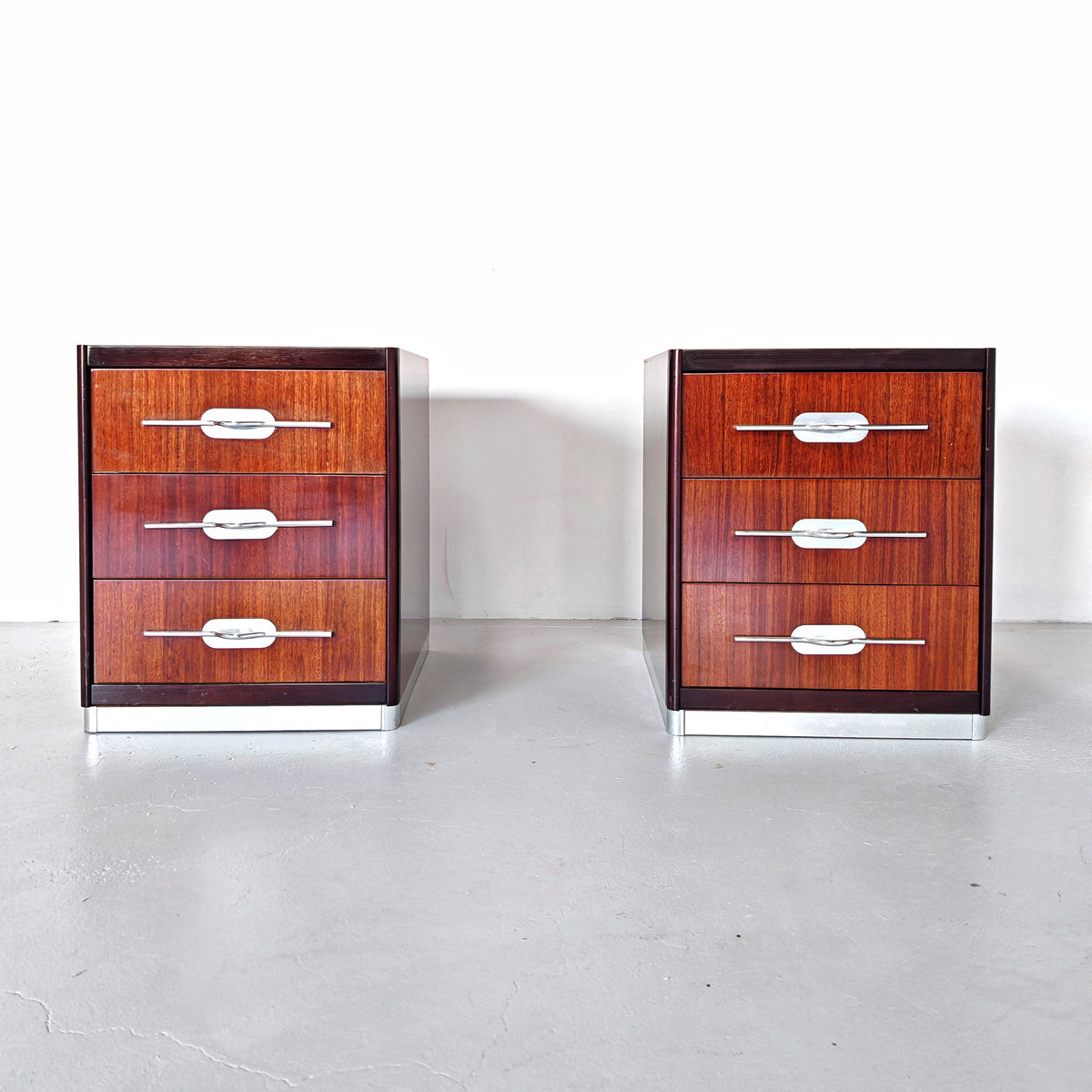 Coppia comodini in legno vintage anni 70