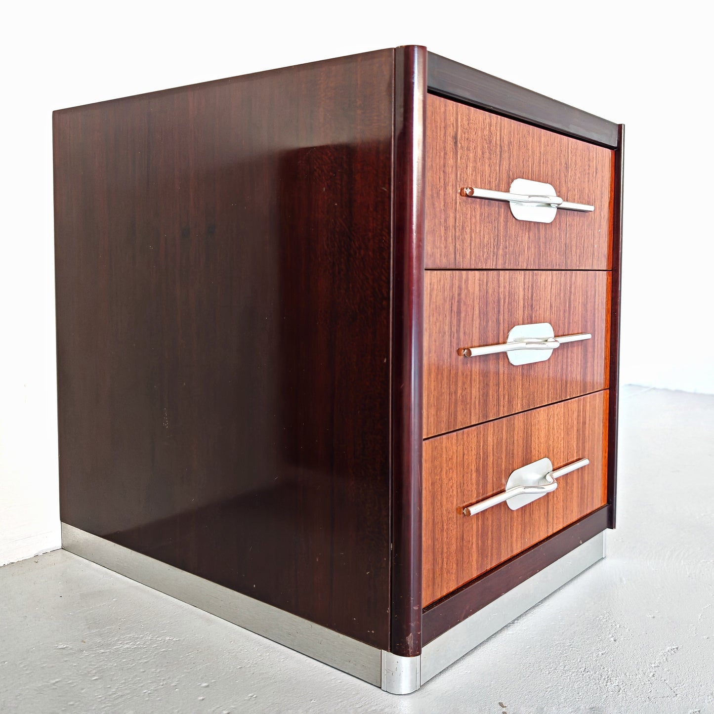 Coppia comodini in legno vintage anni 70