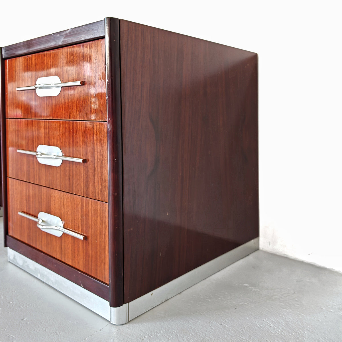 Coppia comodini in legno vintage anni 70