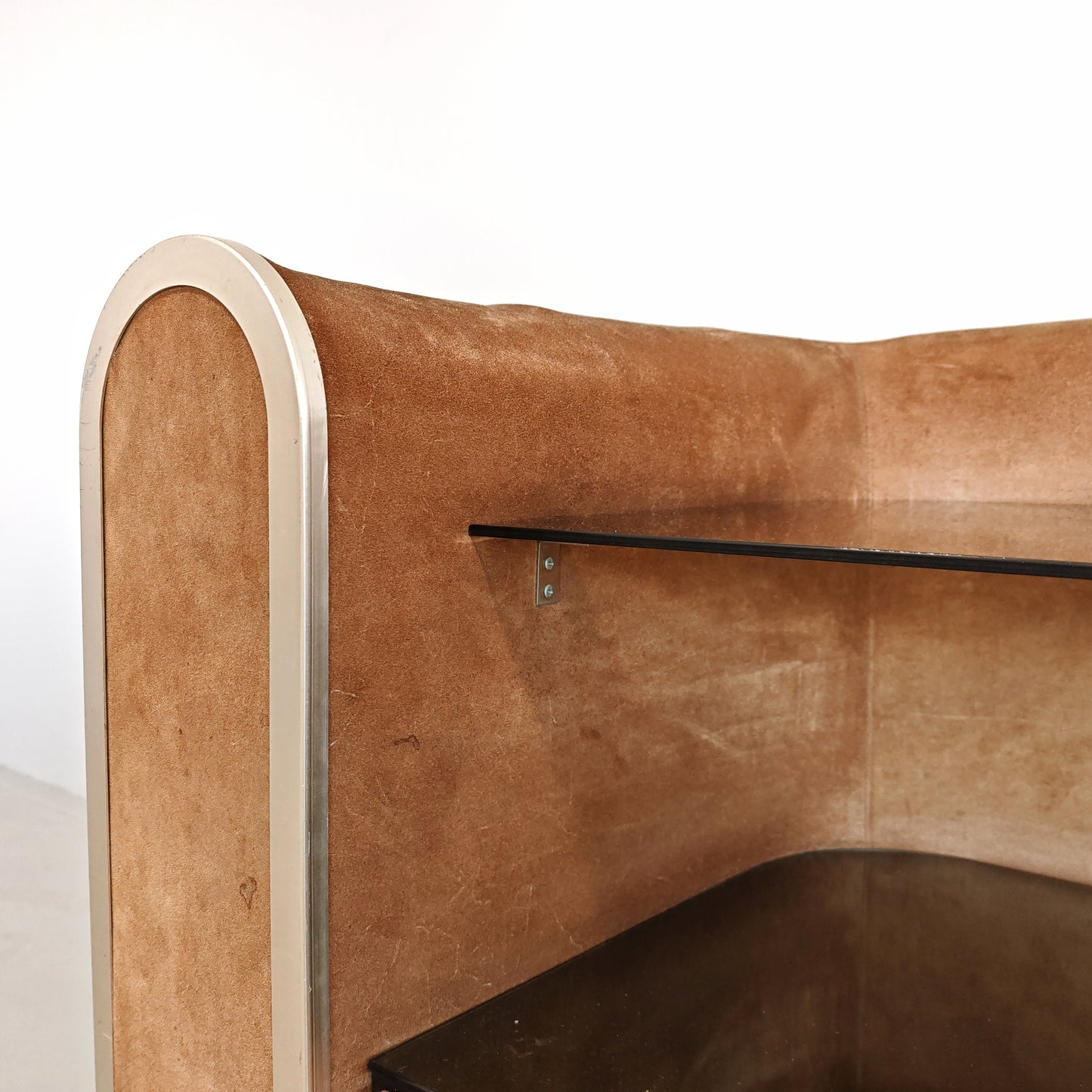 Comò cassettiera in suede vintage anni 70