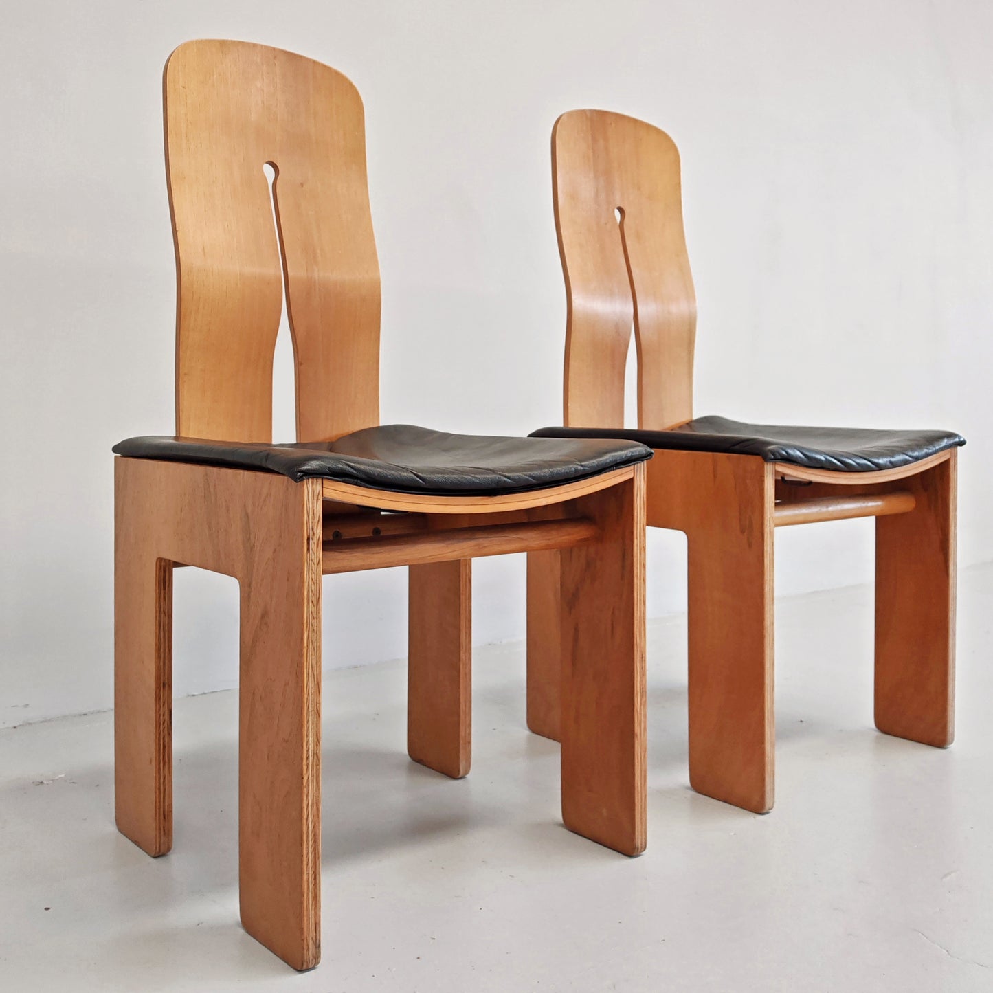 Coppia sedie 765 Carlo Scarpa per Bernini anni 70