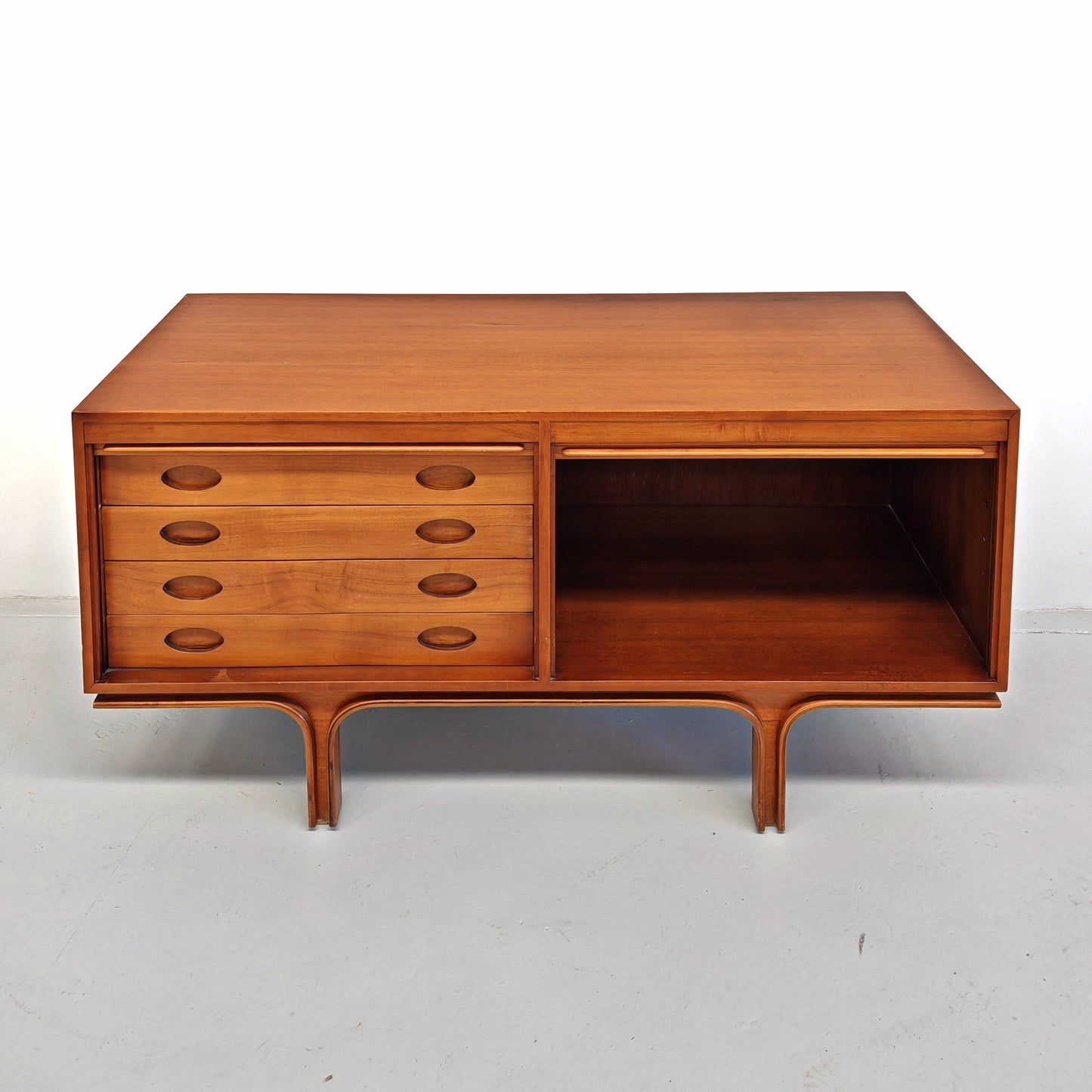 Credenza in legno chiaro vintage anni 60 Attribuita a Gianfranco Frattini (B)