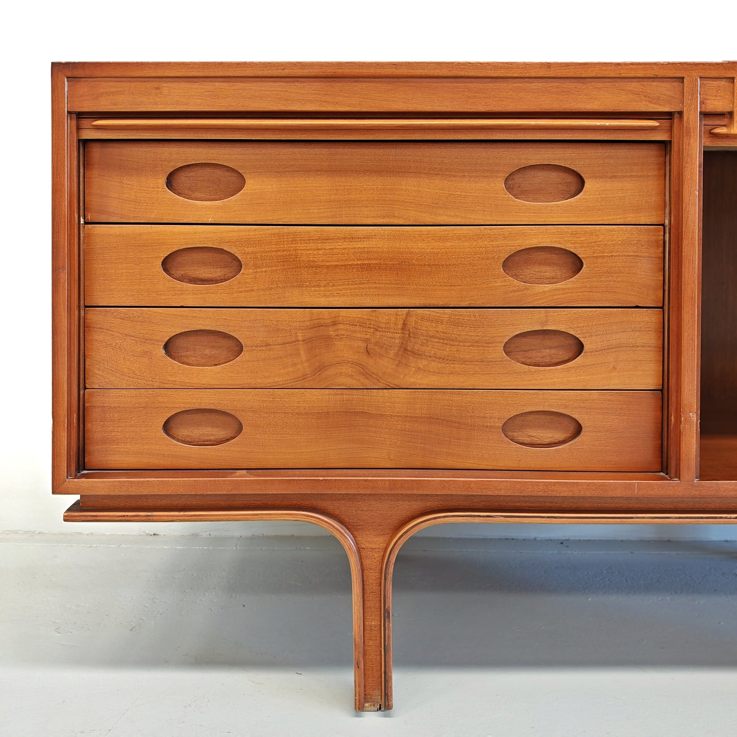Credenza in legno chiaro vintage anni 60 Attribuita a Gianfranco Frattini (B)