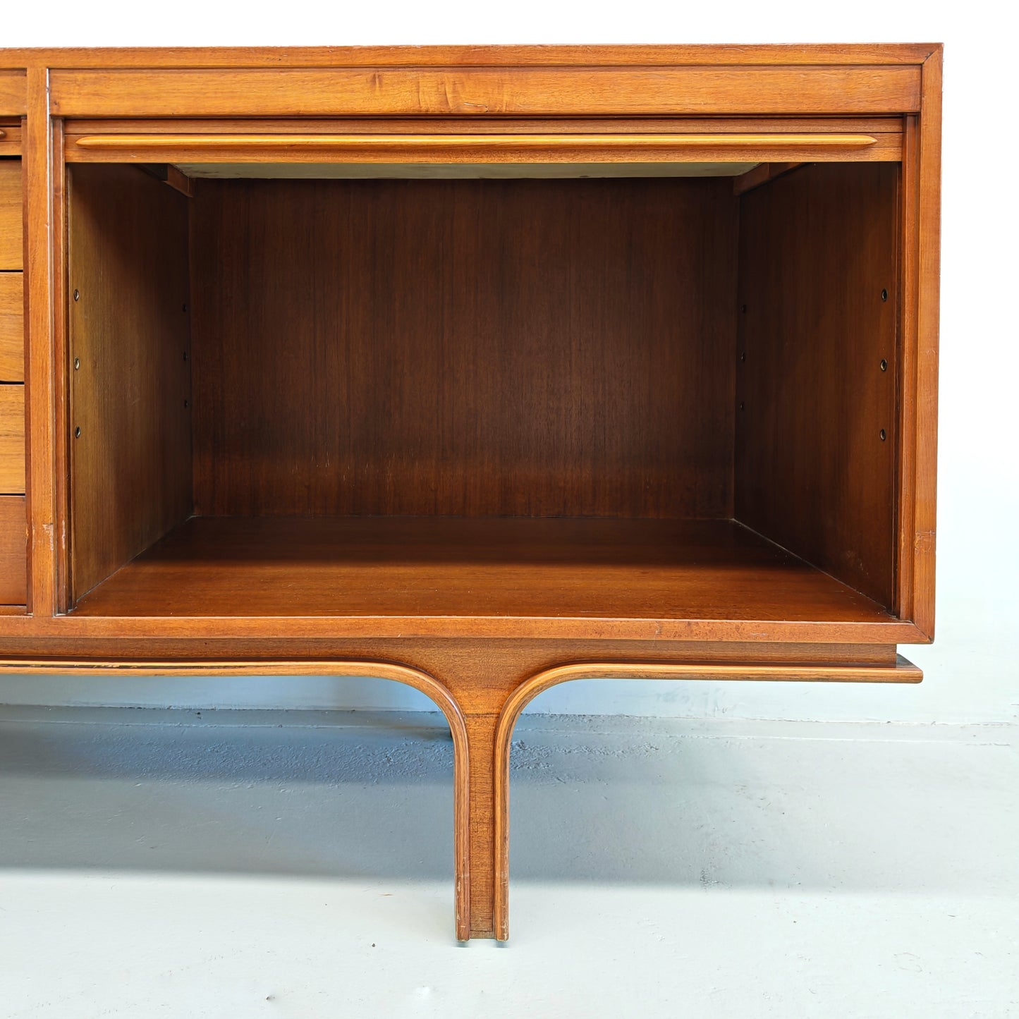 Credenza in legno chiaro vintage anni 60 Attribuita a Gianfranco Frattini (B)