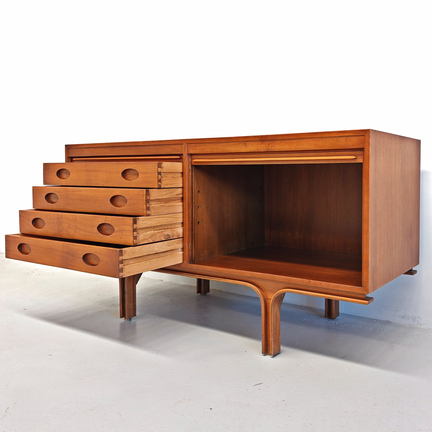 Credenza in legno chiaro vintage anni 60 Attribuita a Gianfranco Frattini (B)