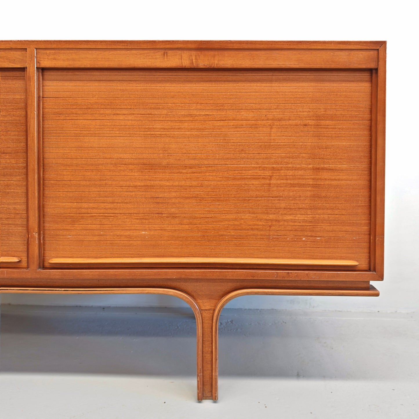 Credenza in legno chiaro vintage anni 60 Attribuita a Gianfranco Frattini (B)