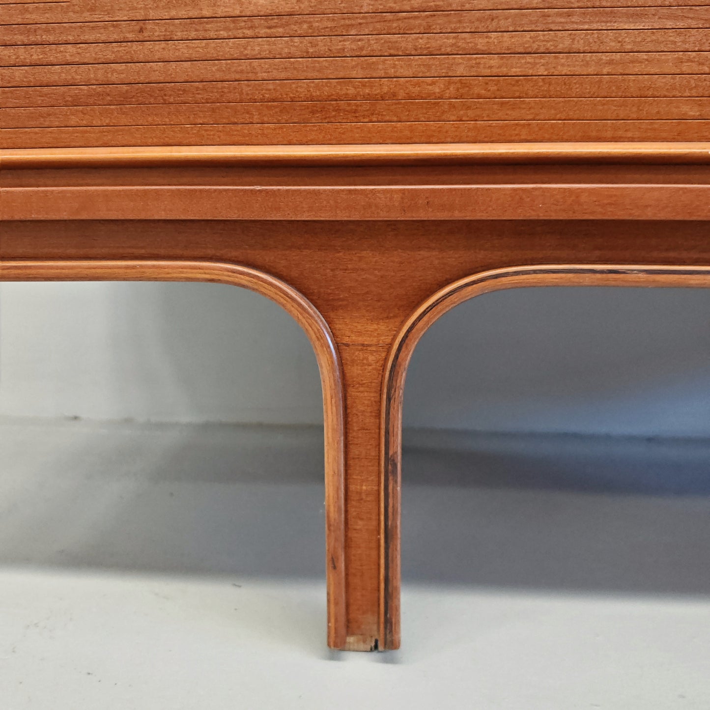 Credenza in legno chiaro vintage anni 60 Attribuita a Gianfranco Frattini (B)