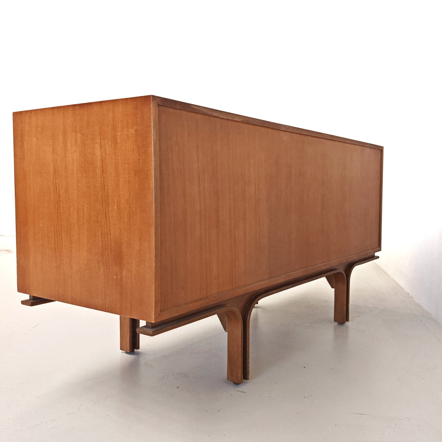 Credenza in legno chiaro vintage anni 60 Attribuita a Gianfranco Frattini (B)