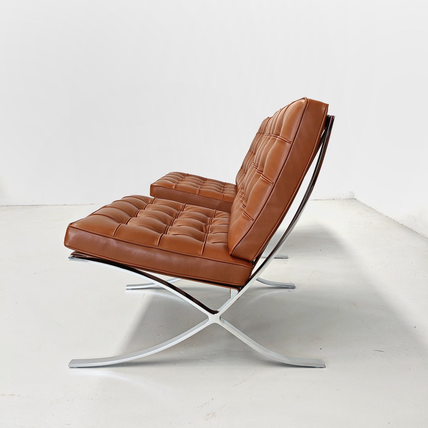 Coppia di ICONICHE POLTRONE IN PELLE COGNAC Tabacco Poltrone Barcelona Ludwig Mies van der Rohe per Knoll