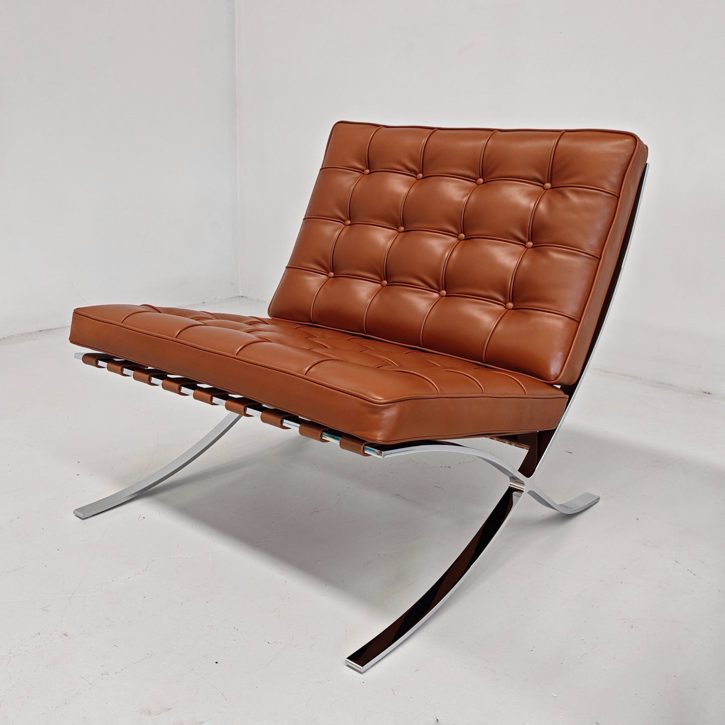Coppia di ICONICHE POLTRONE IN PELLE COGNAC Tabacco Poltrone Barcelona Ludwig Mies van der Rohe per Knoll