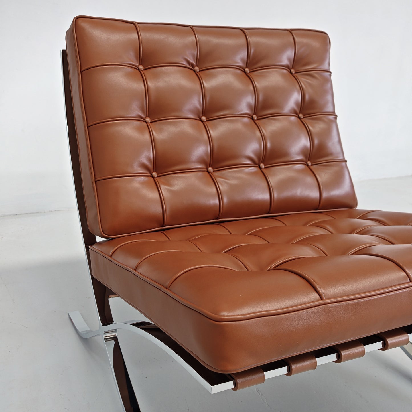 Coppia di ICONICHE POLTRONE IN PELLE COGNAC Tabacco Poltrone Barcelona Ludwig Mies van der Rohe per Knoll