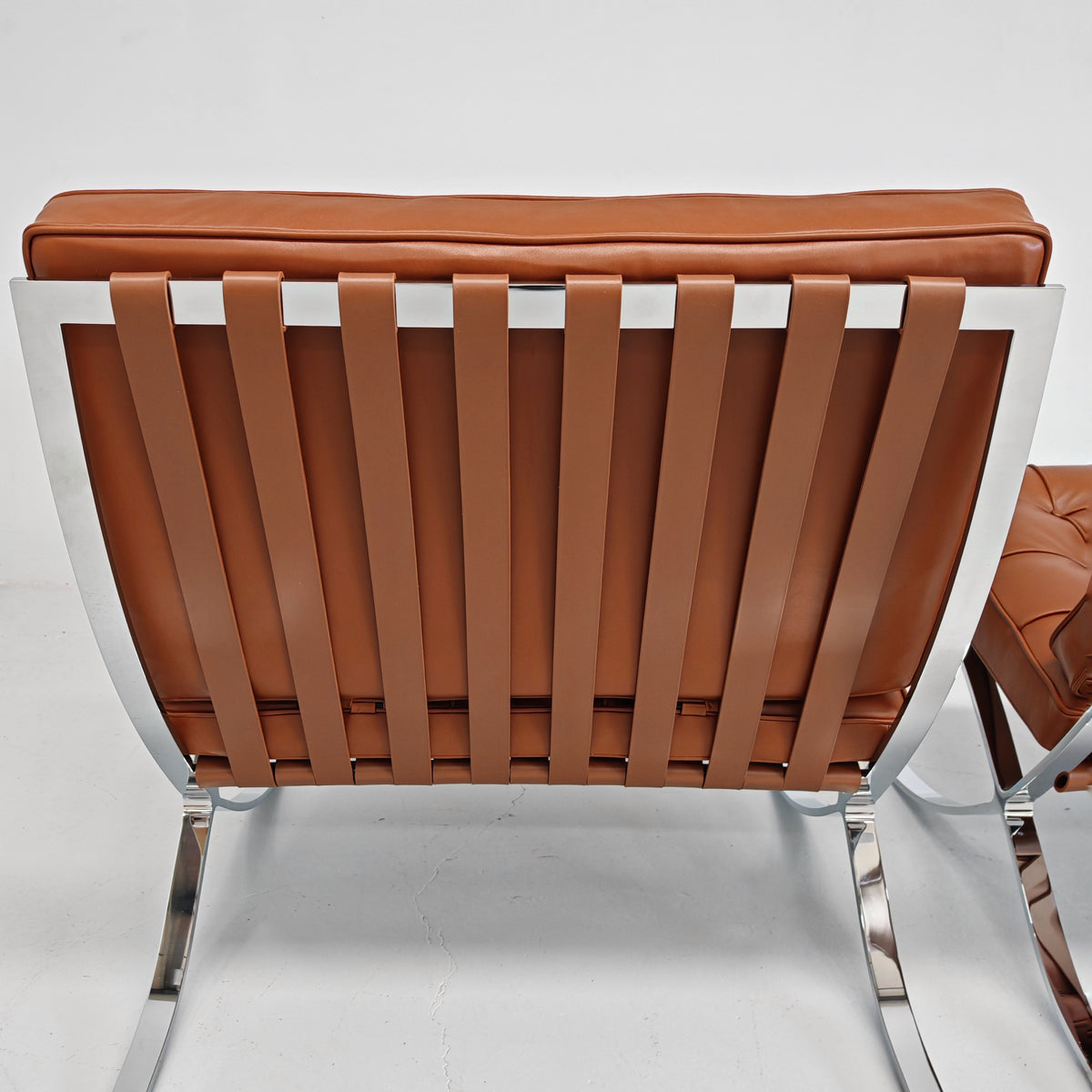 Coppia di ICONICHE POLTRONE IN PELLE COGNAC Tabacco Poltrone Barcelona Ludwig Mies van der Rohe per Knoll