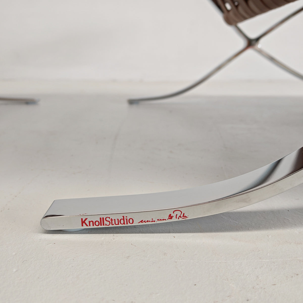 Coppia di ICONICHE POLTRONE IN PELLE COGNAC Tabacco Poltrone Barcelona Ludwig Mies van der Rohe per Knoll
