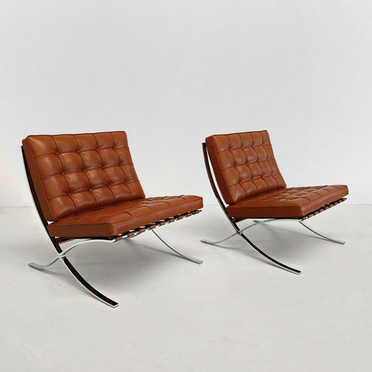 Coppia di ICONICHE POLTRONE IN PELLE COGNAC Tabacco Poltrone Barcelona Ludwig Mies van der Rohe per Knoll