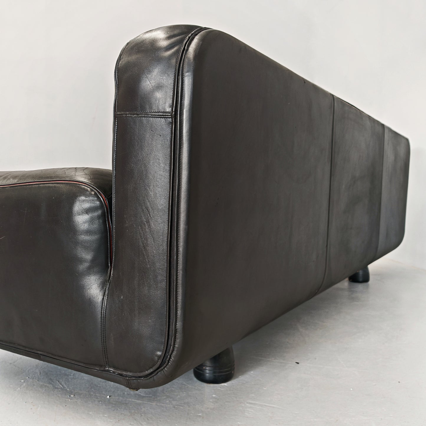 Divano pelle nera Franco Poli per Bernini anni 80