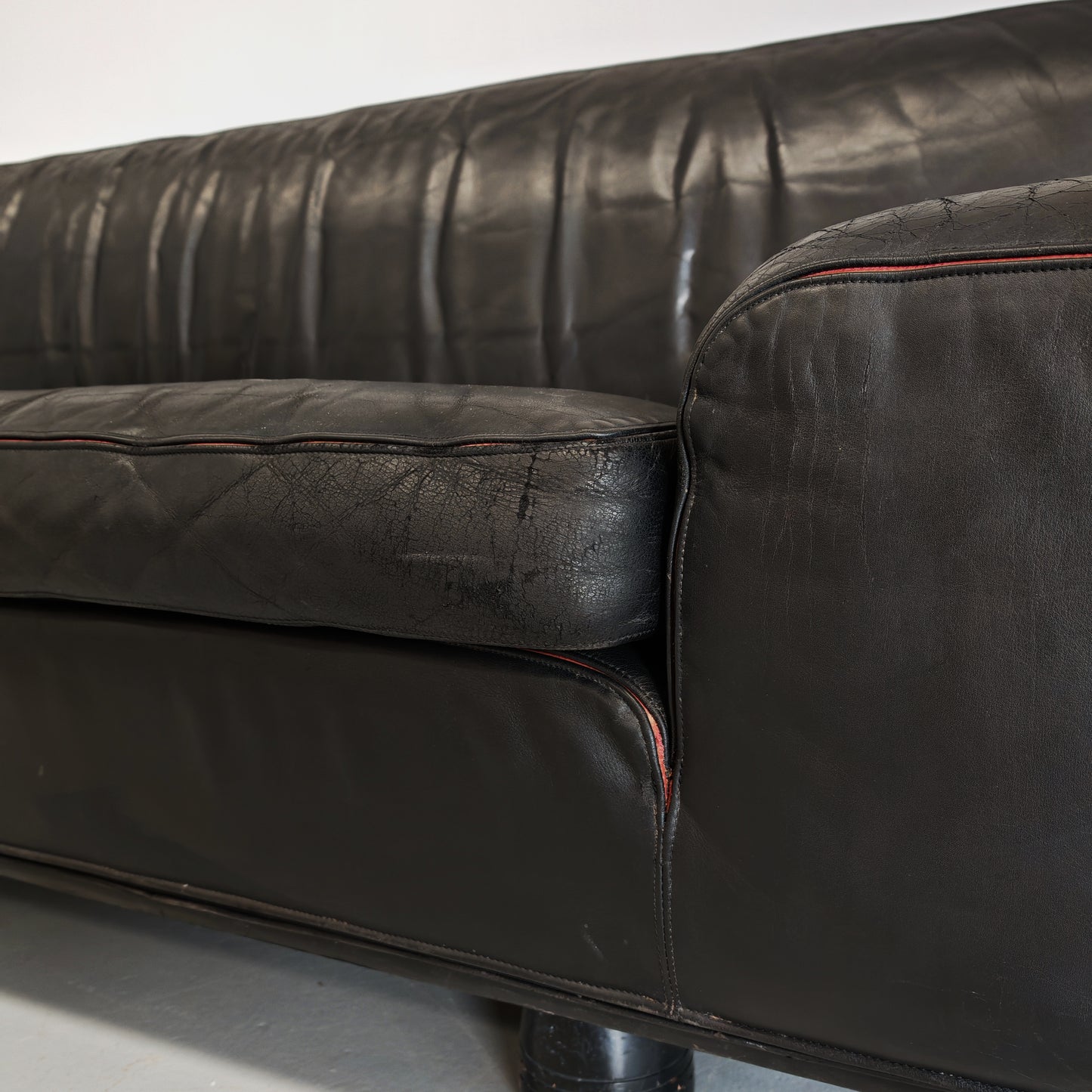 Divano pelle nera Franco Poli per Bernini anni 80