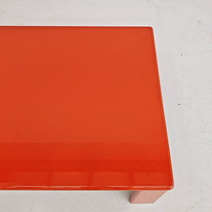Table basse rectangulaire laquée rouge/orange Ming de K. Takahama pour Simon Gavina, années 70