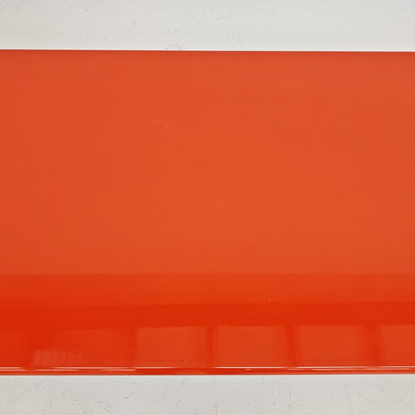 Tavolino rettangolare laccato rosso/arancio Ming  K.Takahama per Simon Gavina anni 70