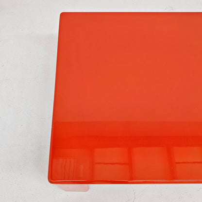 Table basse rectangulaire laquée rouge/orange Ming de K. Takahama pour Simon Gavina, années 70
