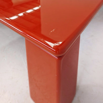 Table basse rectangulaire laquée rouge/orange Ming de K. Takahama pour Simon Gavina, années 70