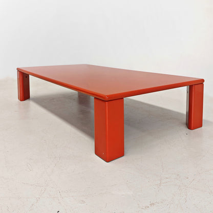 Table basse rectangulaire laquée rouge/orange Ming de K. Takahama pour Simon Gavina, années 70