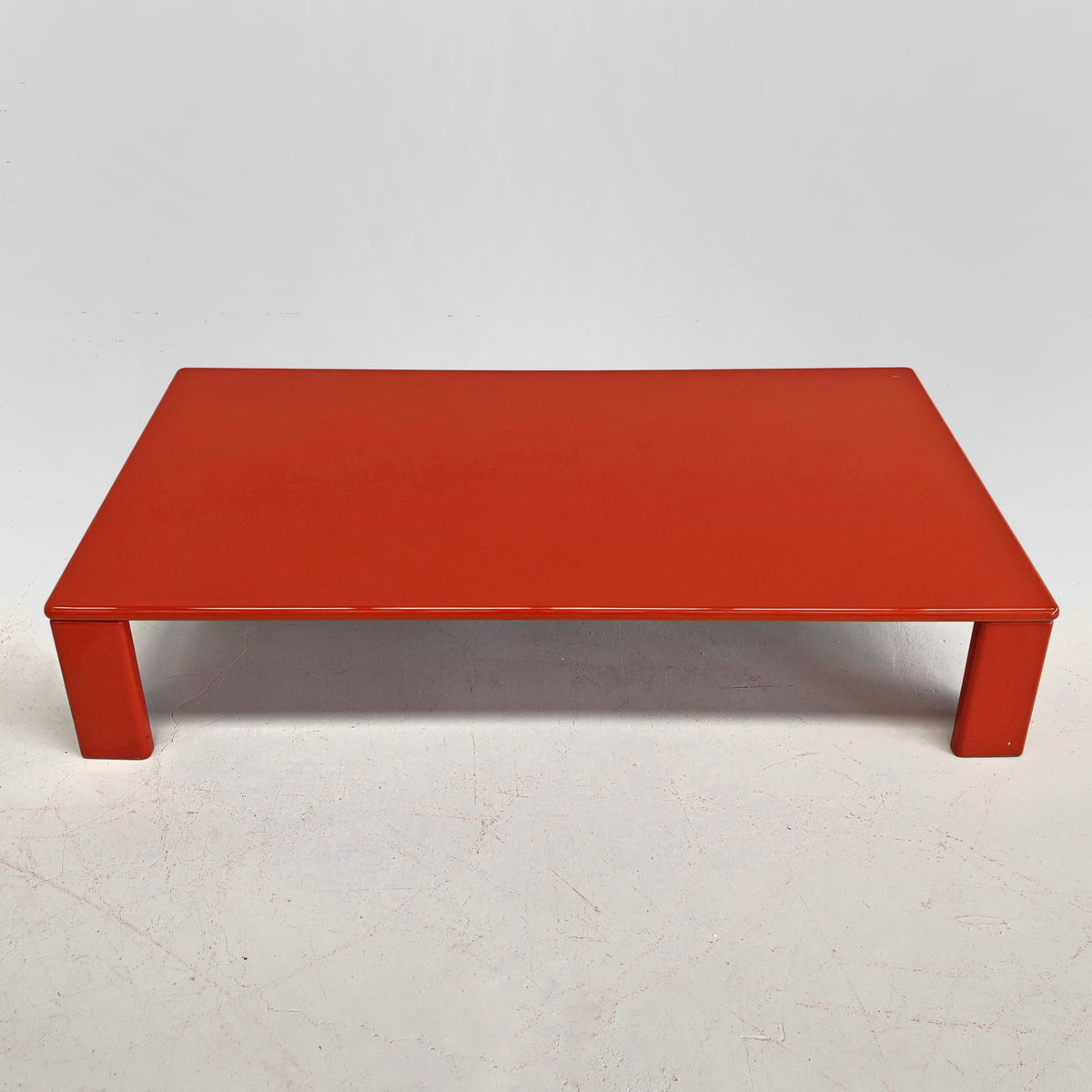 Table basse rectangulaire laquée rouge/orange Ming de K. Takahama pour Simon Gavina, années 70