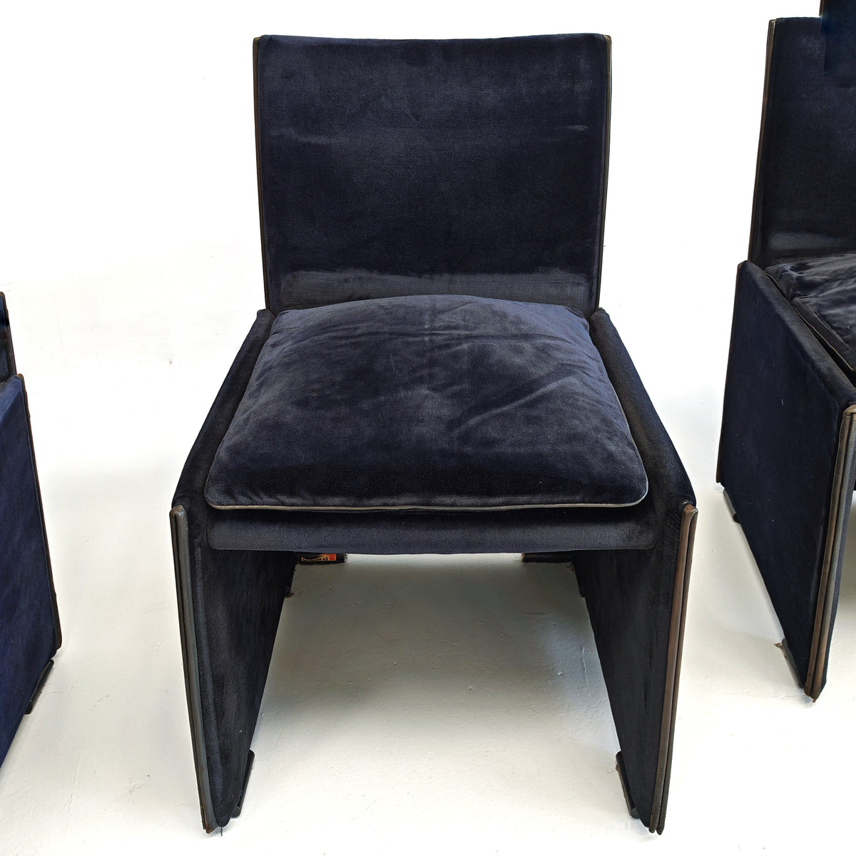 Set di 4 Sedie in velluto blu modello 401 "Break" Mario Bellini per Cassina  anni '80
