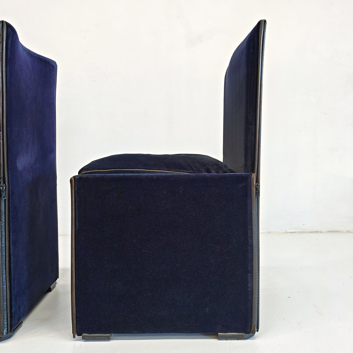 Set di 4 Sedie in velluto blu modello 401 "Break" Mario Bellini per Cassina  anni '80