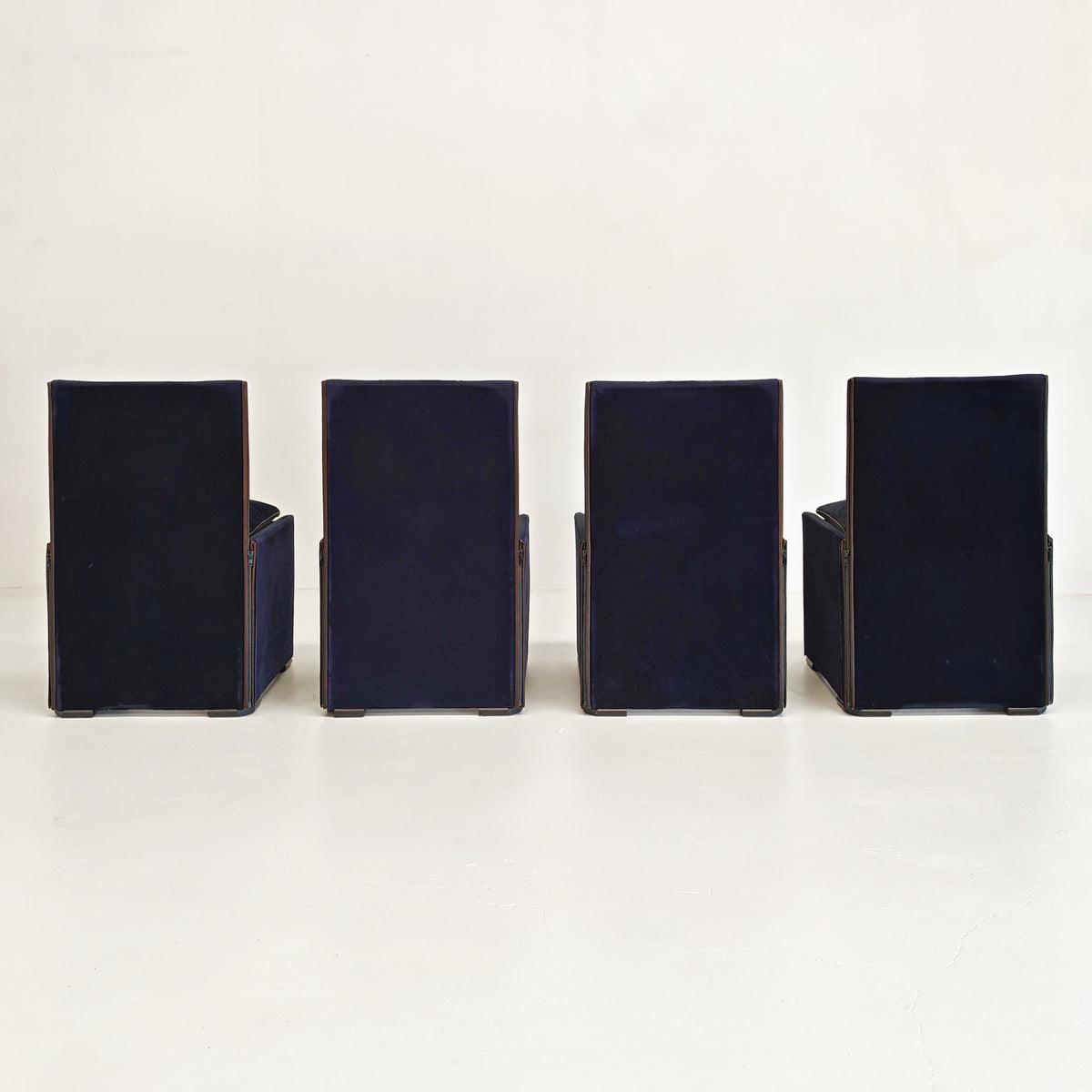 Set di 4 Sedie in velluto blu modello 401 "Break" Mario Bellini per Cassina  anni '80