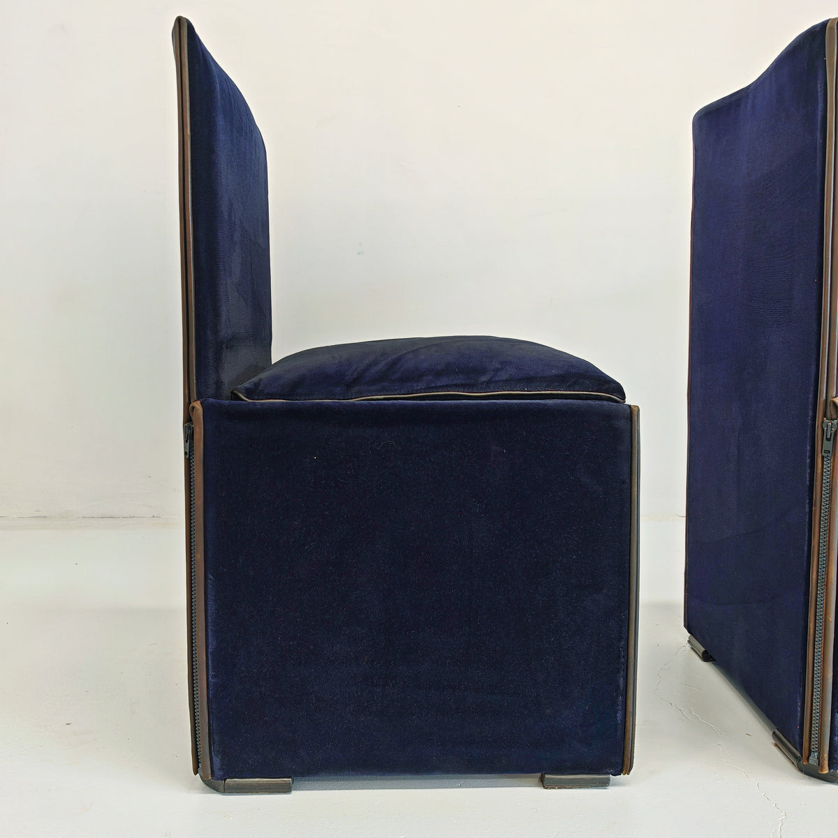 Set di 4 Sedie in velluto blu modello 401 "Break" Mario Bellini per Cassina  anni '80