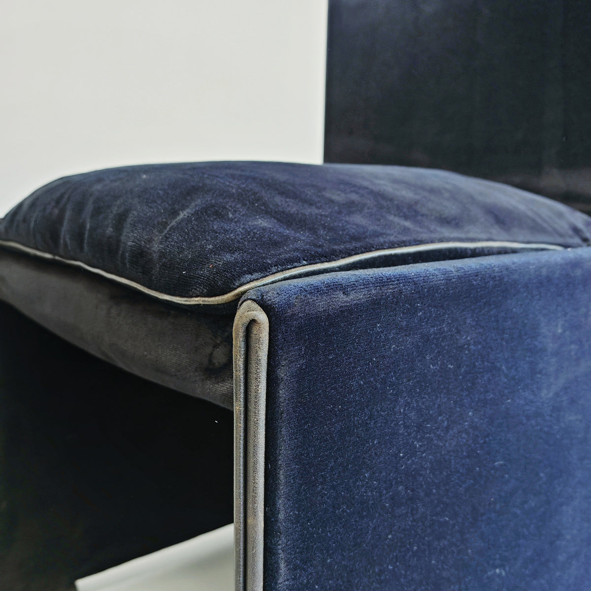 Set di 4 Sedie in velluto blu modello 401 "Break" Mario Bellini per Cassina  anni '80