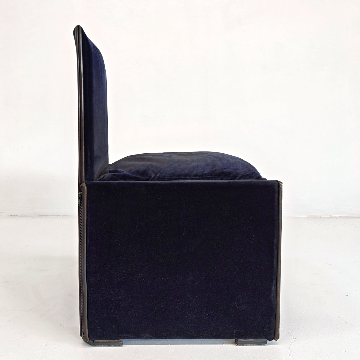 Set di 4 Sedie in velluto blu modello 401 "Break" Mario Bellini per Cassina  anni '80