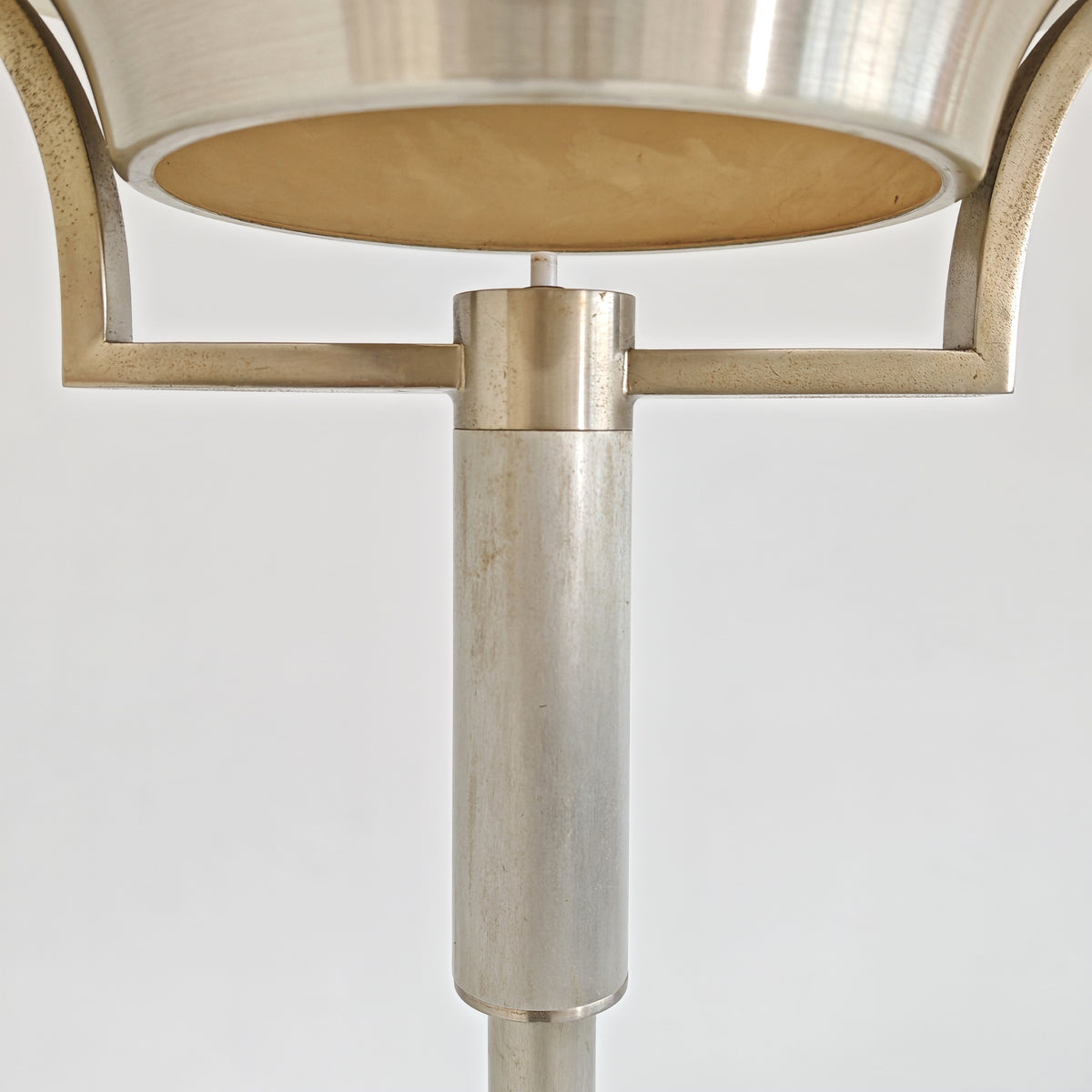 Lampada da terra vintage in vetro bianco anni 60